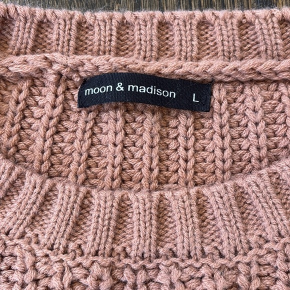 Teen cropped sweater by Moon and Madison - Picture 2 of 4